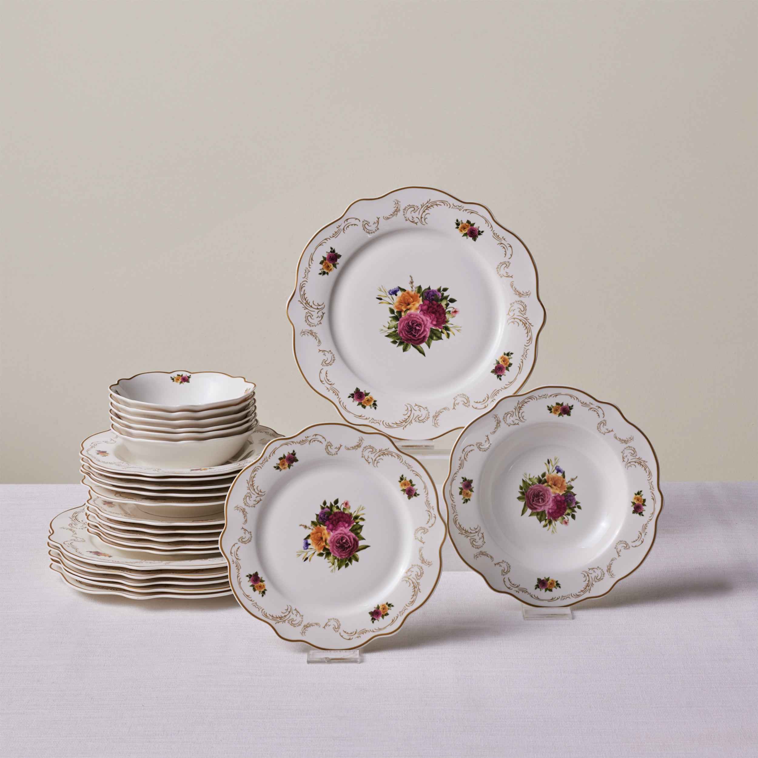 Karaca Forever Bone China Antique 24-Piece Dinner Set for 6 People, Multi