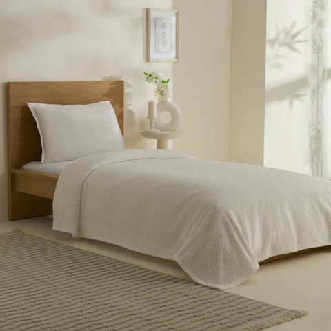 Karaca Leaves Wellsoft Blanket, Single, 150x200cm, White