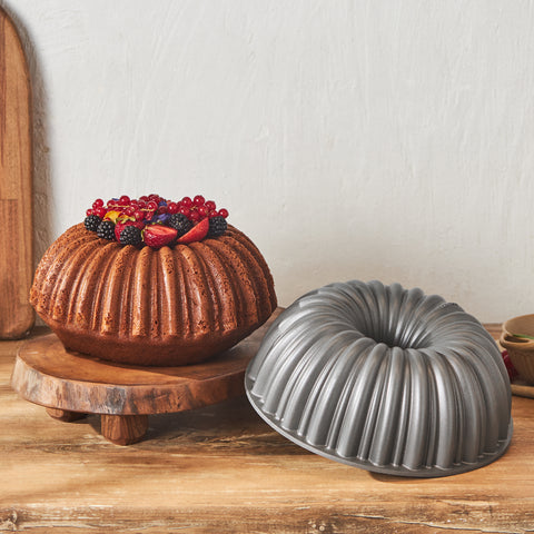 Karaca Cake Pro Aluminium Cast Decorative Cake Tin, Anthracite