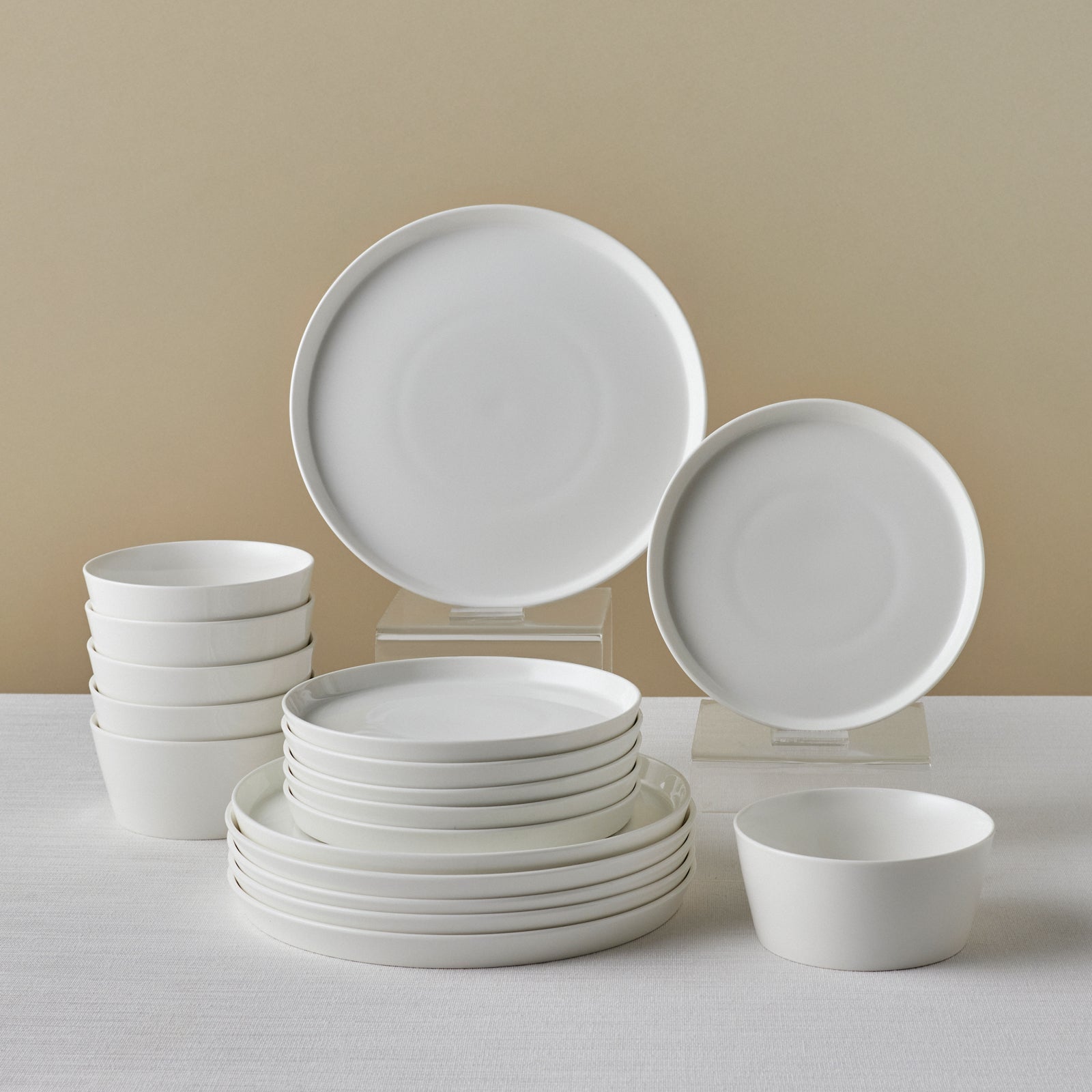 Karaca Salvare 18-Piece Bone China Dinner Set for 6 People, White
