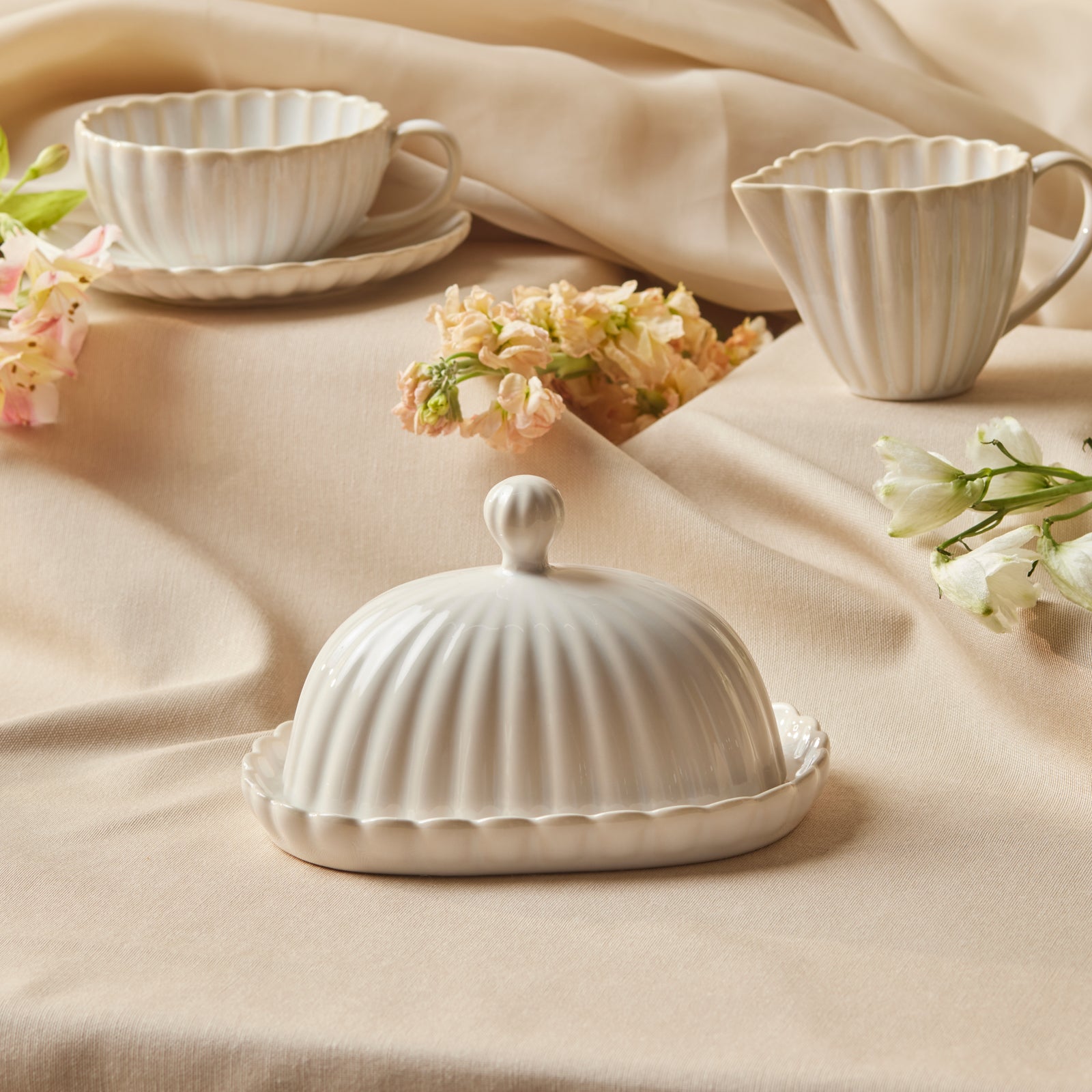 Karaca New Daisy Stoneware Butter Dish, 18,5cm, White