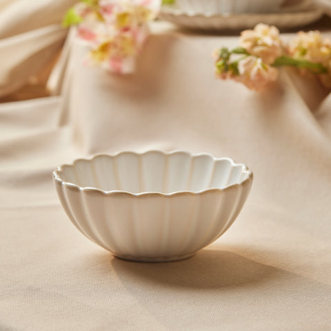Karaca New Daisy Stoneware Snack Bowl, 13cm, White