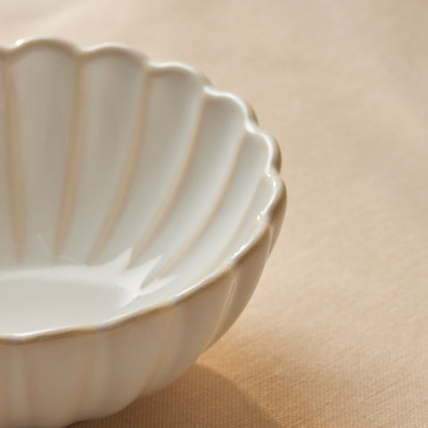 Karaca New Daisy Stoneware Snack Bowl, 13cm, White