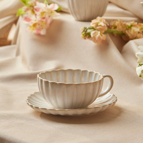 Karaca New Daisy Stoneware Glass Tea Cup and Saucer, 250ml, White
