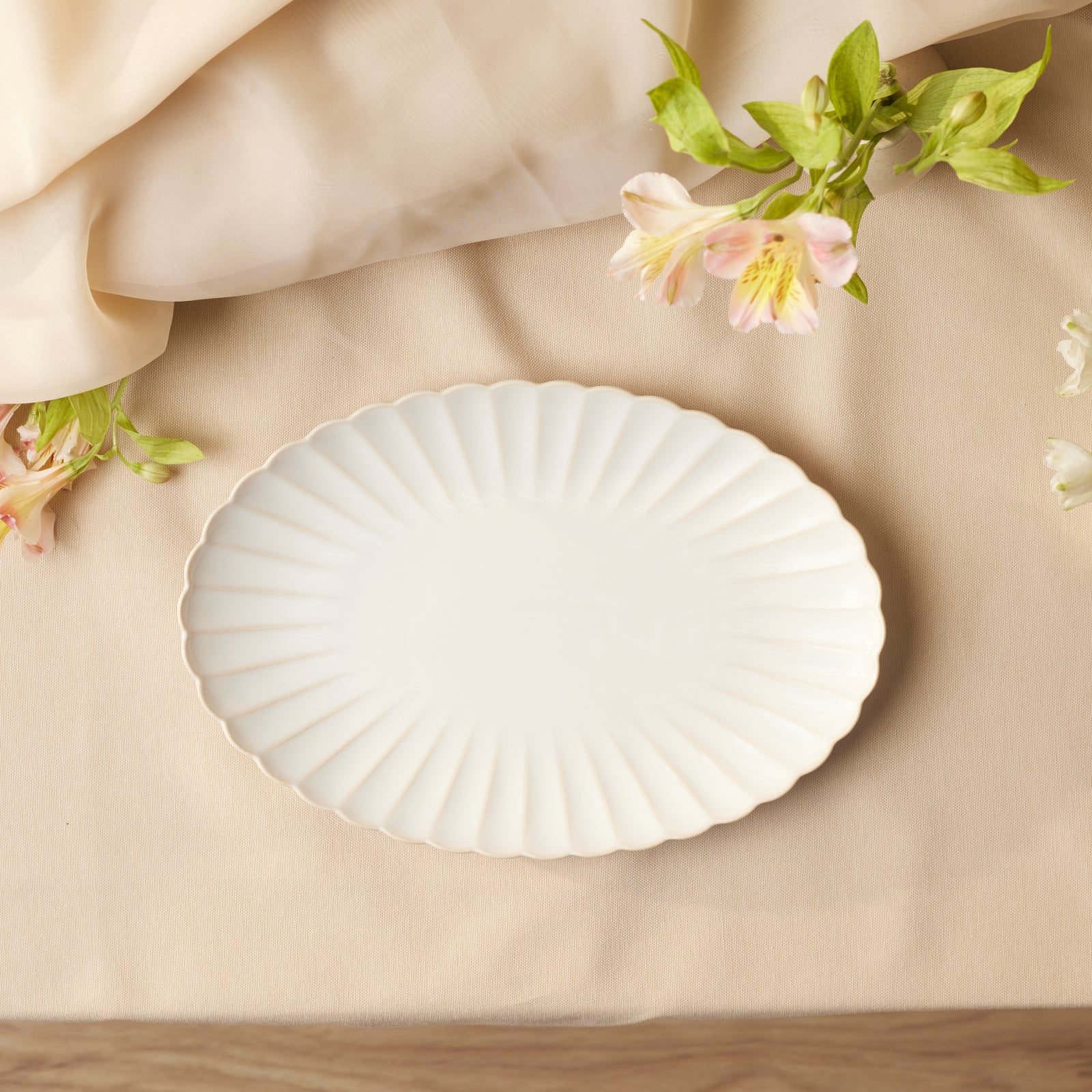 Karaca New Daisy Oval Stoneware Serving Platter, 30cm, White