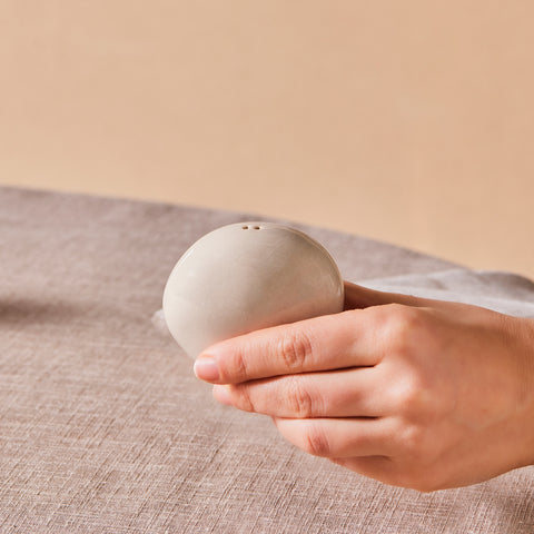 Karaca Earth Collection New Cupid Reactive Glaze Pepper Shaker, 6cm, Beige White