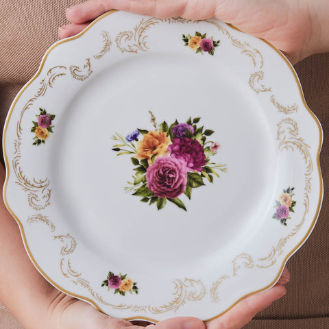 Karaca Forever Bone China Antique 26-Piece Serveware Set for 6 People, Gold