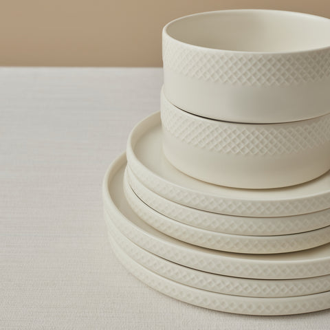 Karaca Salvare Diamond 18-Piece Bone China Dinner Set for 6 People, White