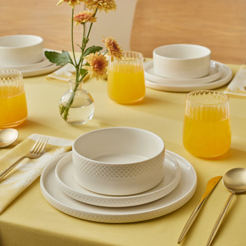 Karaca Salvare Diamond 18-Piece Bone China Dinner Set for 6 People, White