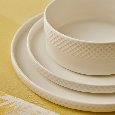 Karaca Salvare Diamond 18-Piece Bone China Dinner Set for 6 People, White