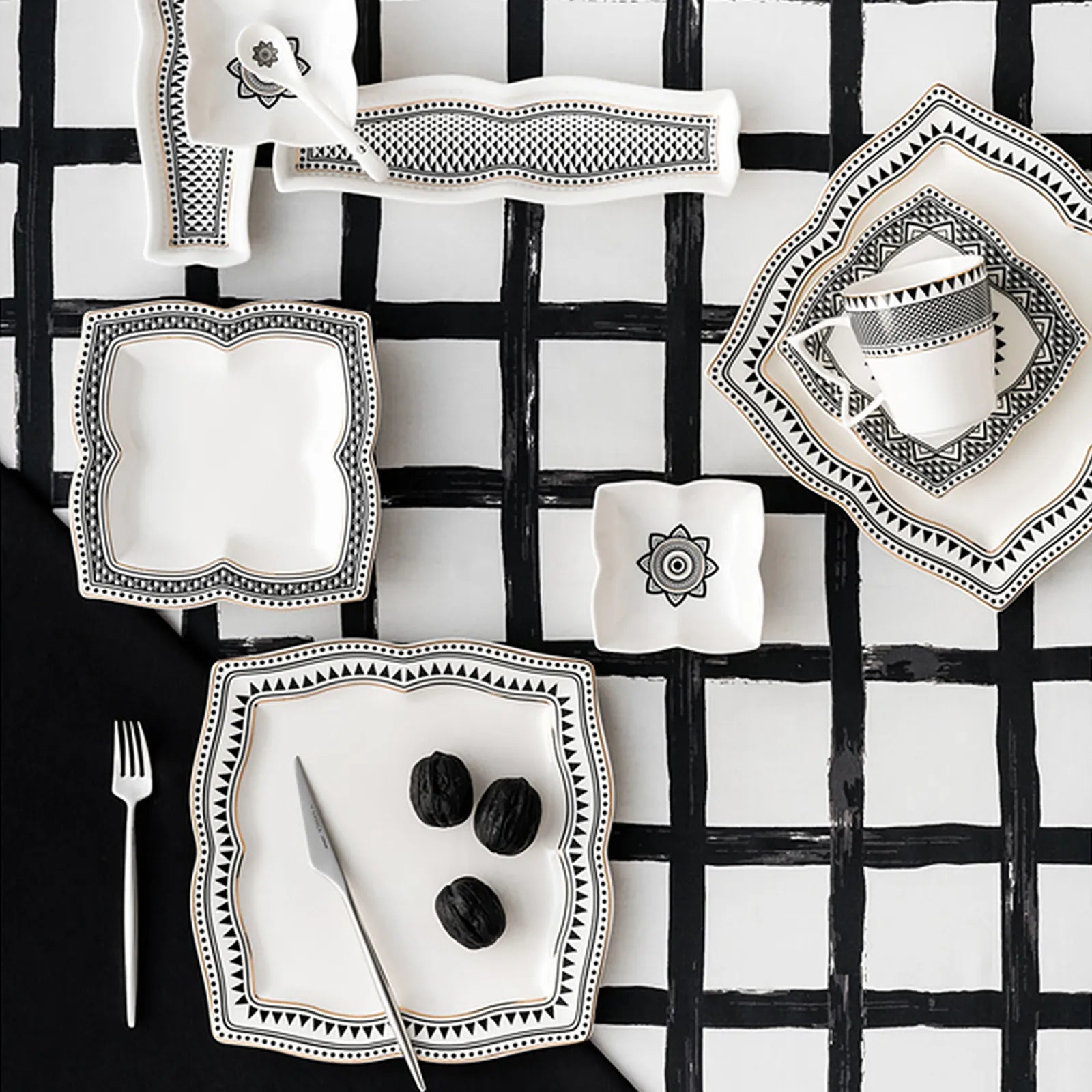 Ensemble Petit Déjeuner Karaca Globe 26 Pièces Pour 6 Personnes - Porcelaine élégante Et Pratique - 6
