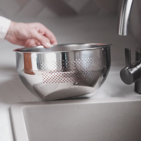 Karaca Flow Stainless Steel Washing Bowl with Integrated Strainer, 24cm, Silver