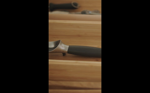 Joseph Joseph Elevate Grey Ice-cream Scoop, Grey Black